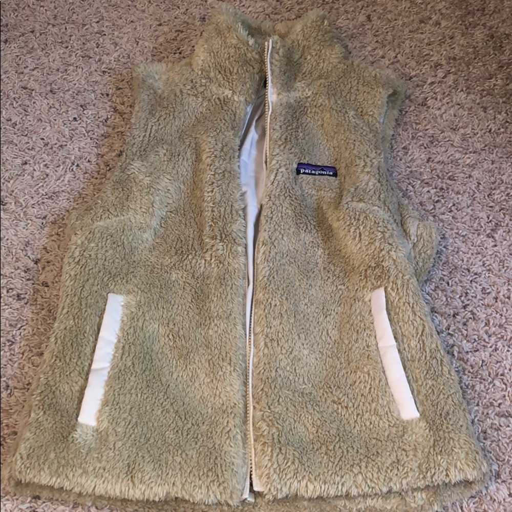 Patagonia Tan Vest!!